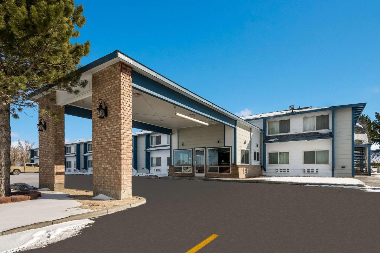 Surestay Hotel By Best Western Уэллс Экстерьер фото