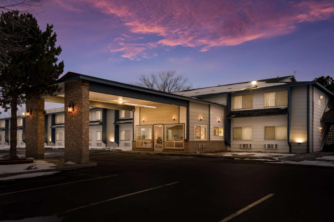 Surestay Hotel By Best Western Уэллс Экстерьер фото