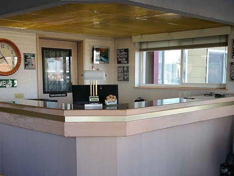 Surestay Hotel By Best Western Уэллс Экстерьер фото